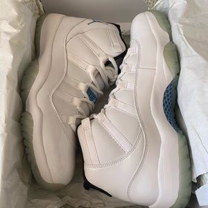 Legend Blue retro 11